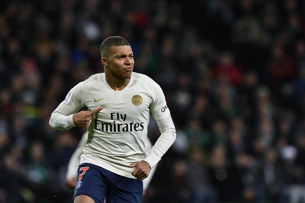 何小冰：金价守多看涨，等东风来